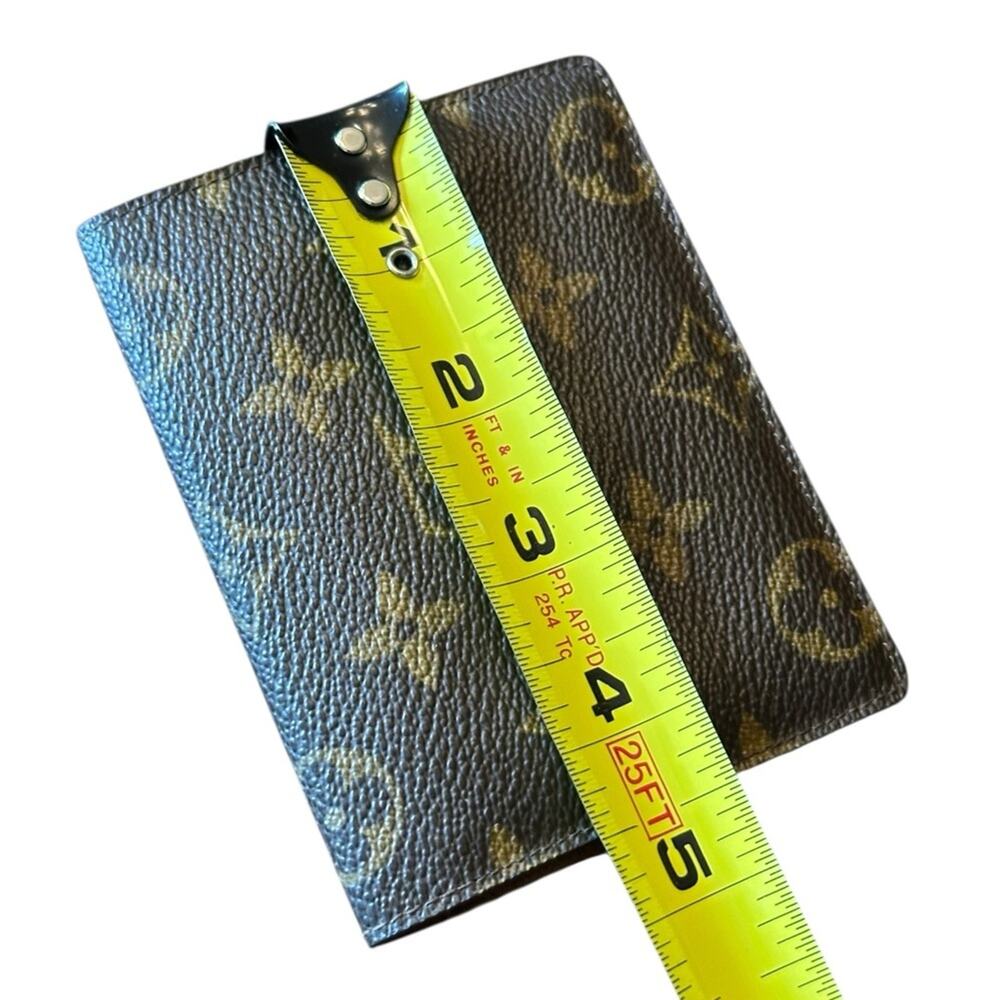Louis Vuitton Wallet - Picture 9 of 10